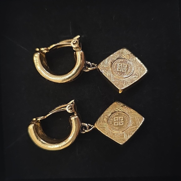 Givenchy Vintage Elegant Gold Tone and Black Clip On Earrings with Pearl Accent - Picture 2 of 6